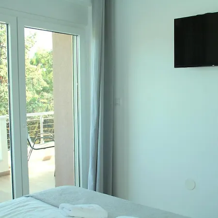 Apartamento M, Kallikratia